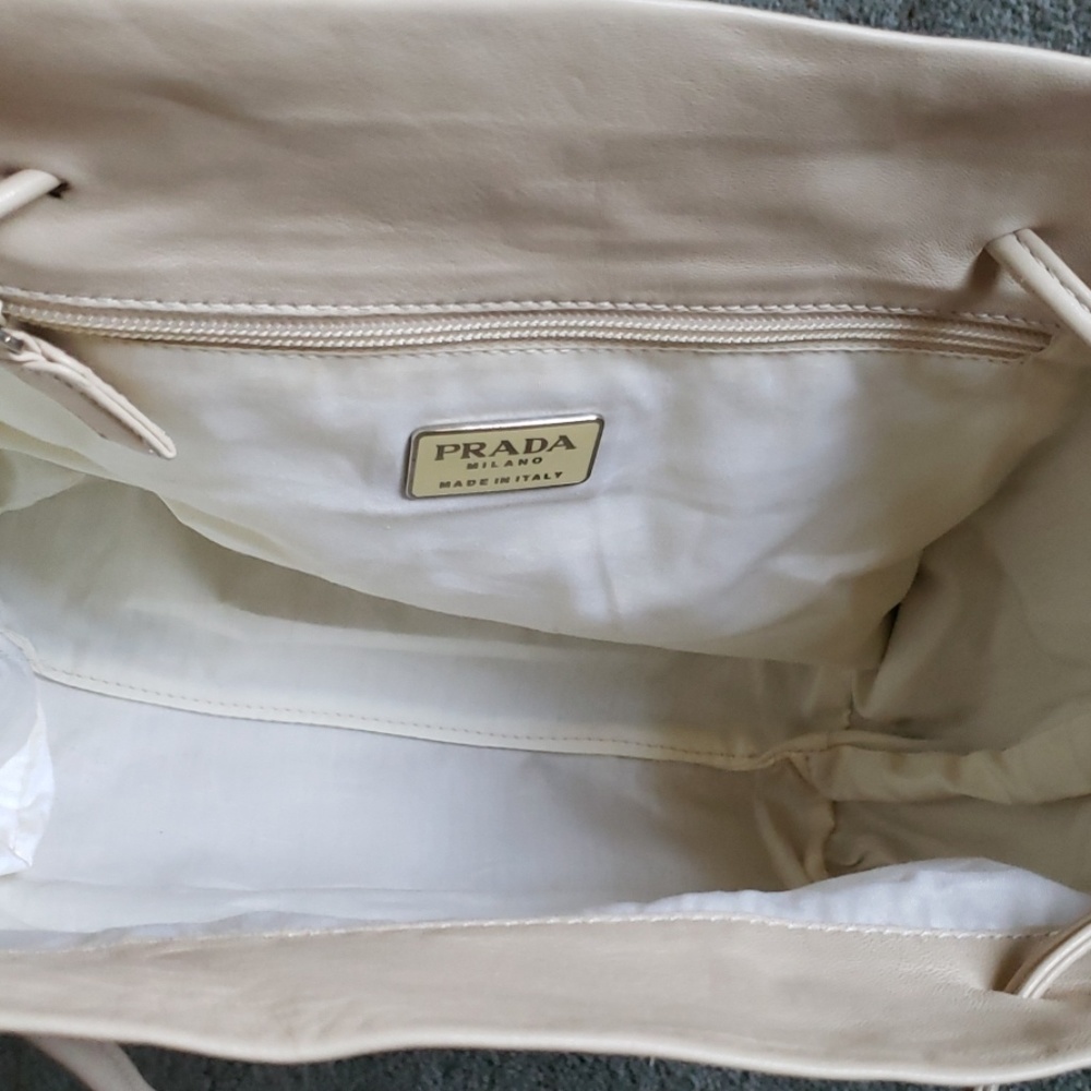 EUC Prada leather bag - Picture 5 of 12